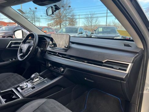 Used 2024 Mitsubishi Outlander SE image 24