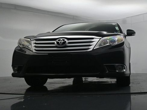 Used 2011 Toyota Avalon Limited FWD image 19
