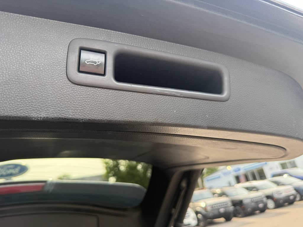 Used 2022 Toyota Highlander XLE AWD/4WD image 11