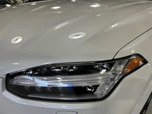 Certified 2022 Volvo XC90 T6 Inscription w/ Climate Package image 7