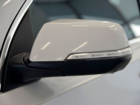 Used 2023 Chevrolet Traverse High Country image 12