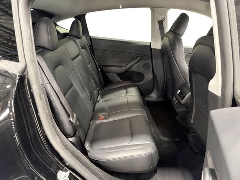 Certified 2023 Tesla Model Y Long Range AWD/4WD image 11