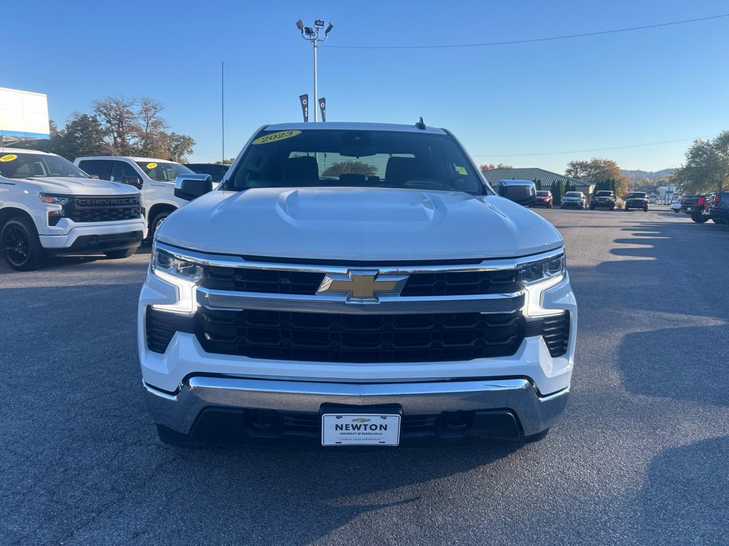 Used 2023 Chevrolet Silverado 1500 LT AWD/4WD image 2