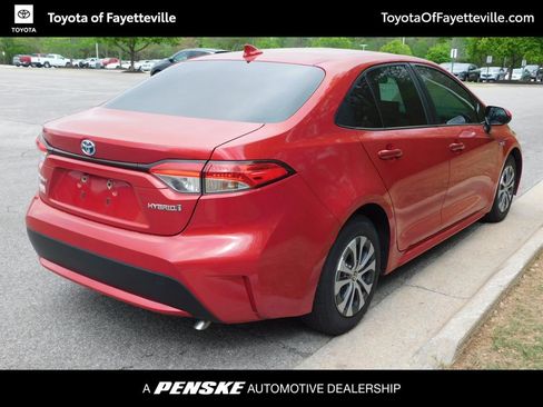 Used 2021 Toyota Corolla LE image 4