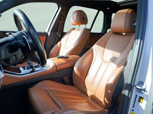 Used 2021 BMW X5 xDrive40i w/ M Sport Package image 44
