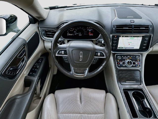Used 2018 Lincoln Continental Select w/ Continental Climate Package AWD/4WD image 25