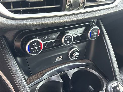 Used 2018 Alfa Romeo Stelvio Ti AWD/4WD image 20
