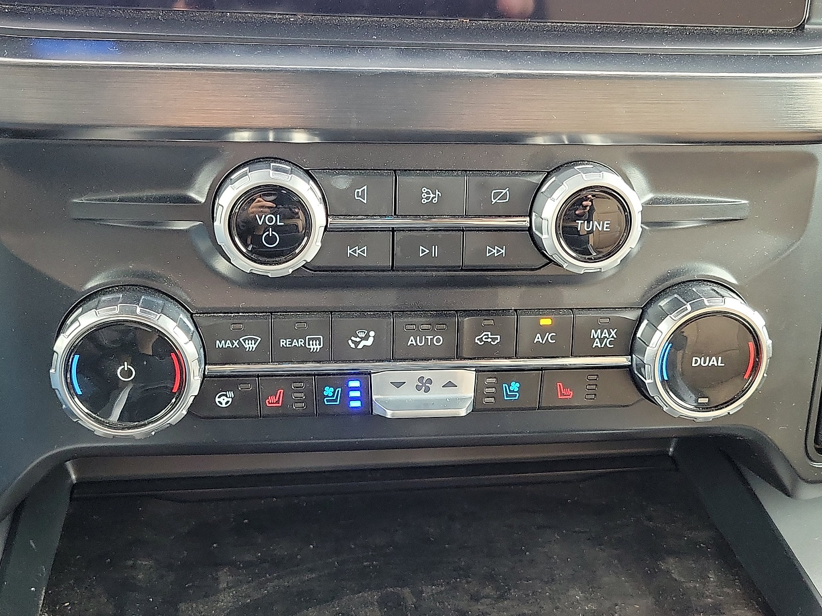 Used 2024 Ford F250 Lariat w/ Lariat Ultimate Package AWD/4WD image 15