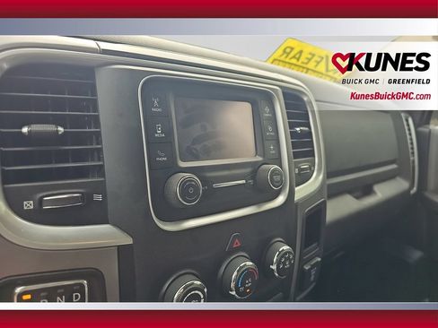 Used 2022 RAM 1500 Classic SLT AWD/4WD image 20