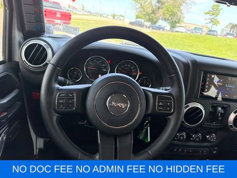 Used 2017 Jeep Wrangler Unlimited Rubicon AWD/4WD image 16