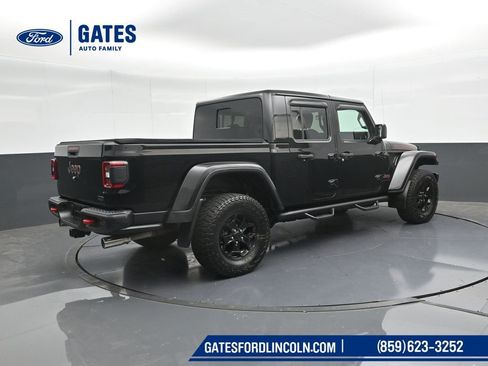Used 2020 Jeep Gladiator Rubicon image 2