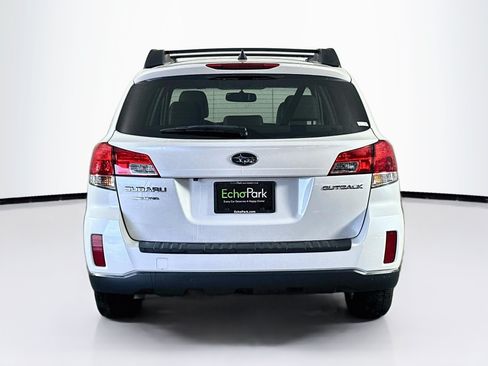 Used 2014 Subaru Outback 2.5i Limited AWD/4WD image 7