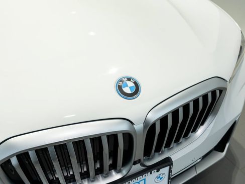 Used 2024 BMW X5 xDrive50e AWD/4WD image 16