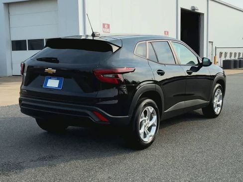 New 2026 Chevrolet Trax LS w/ LS Convenience Package FWD image 8