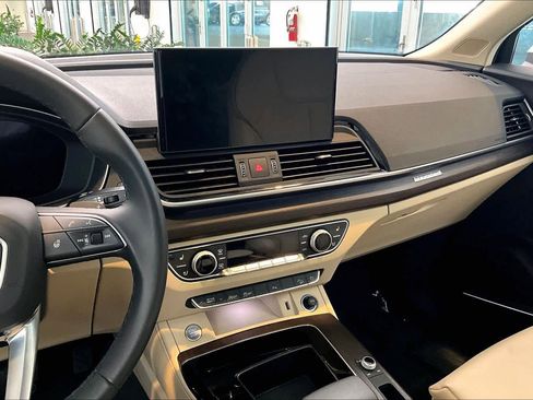 Certified 2025 Audi Q5 2.0T Premium Plus w/ Premium Plus Package image 6