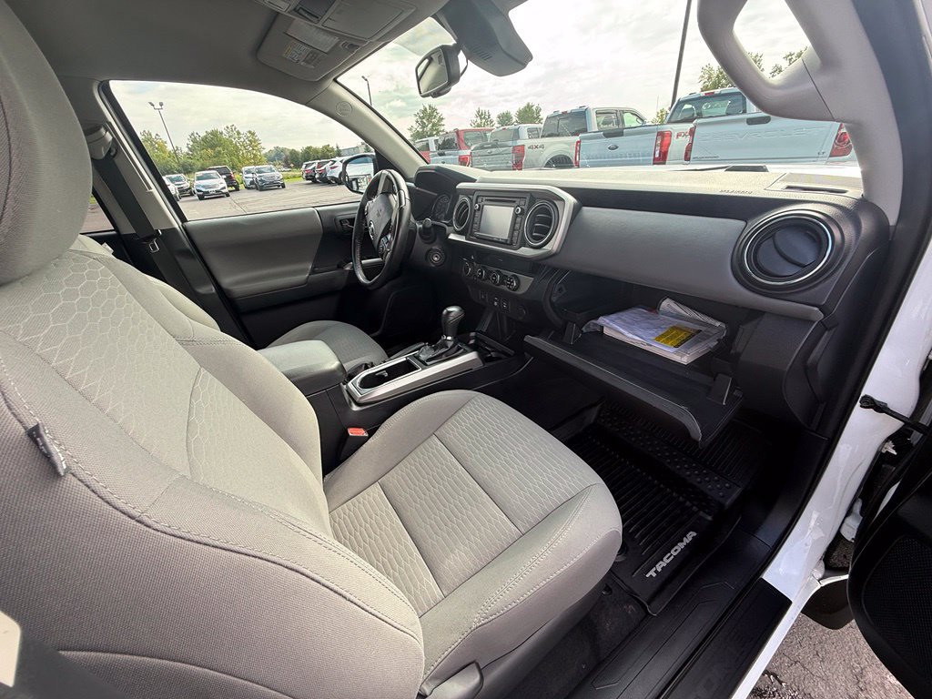 Used 2018 Toyota Tacoma SR5 AWD/4WD image 21