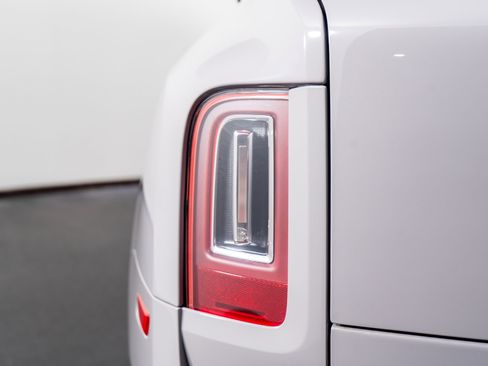 Used 2023 Rolls-Royce Cullinan image 12