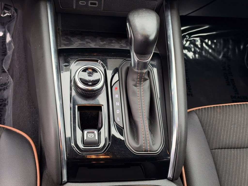Used 2024 GMC Canyon AT4 AWD/4WD image 17