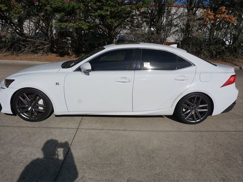 Used 2017 Lexus IS 200t image 19