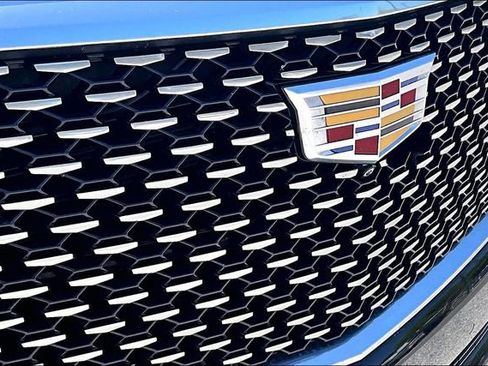 Used 2023 Cadillac Escalade Premium Luxury AWD/4WD image 34
