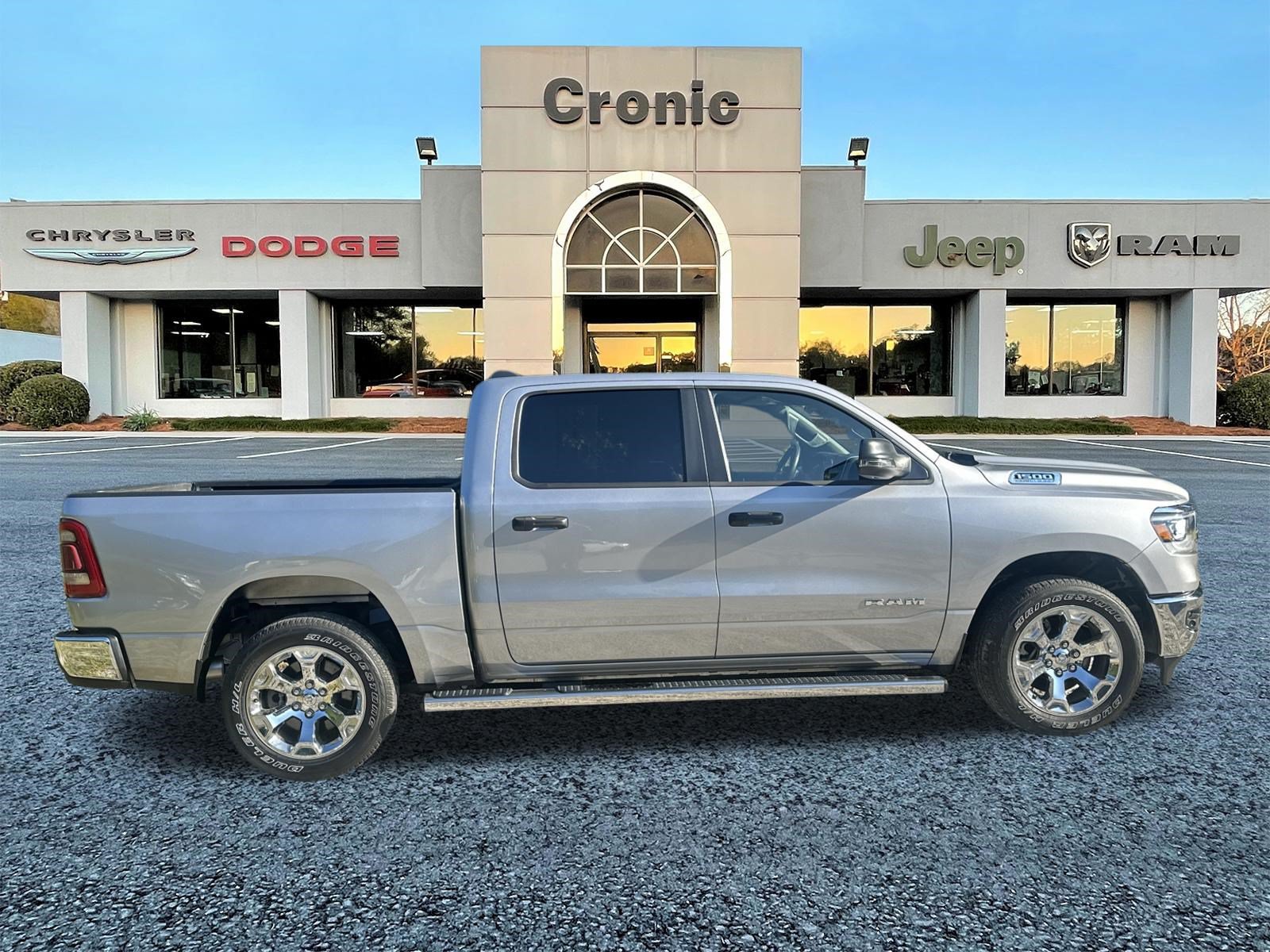 Used 2023 RAM 1500 Big Horn AWD/4WD image 2