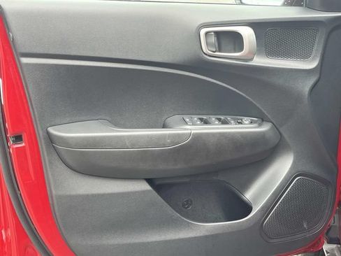 Certified 2025 Hyundai Venue SEL FWD image 23