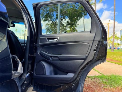 Used 2019 Ford Edge SEL w/ Equipment Group 201A image 16