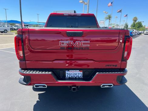 Used 2024 GMC Sierra 1500 AT4 w/ Technology Package AWD/4WD image 16