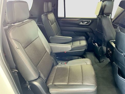 Used 2023 Chevrolet Suburban High Country w/ Advanced Technology Package image 31