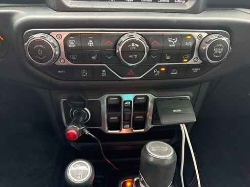 Used 2021 Jeep Wrangler Unlimited Sahara image 26