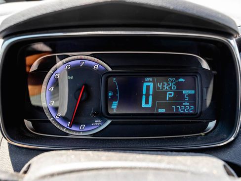 Used 2015 Chevrolet Trax LT FWD image 13