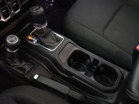 Used 2021 Jeep Wrangler Unlimited Sahara w/ Uconnect 4C Nav & Sound Group image 47