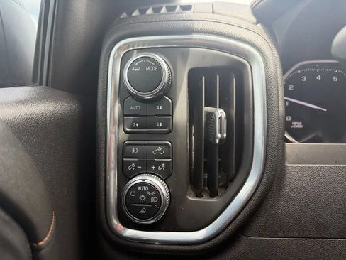 Used 2021 GMC Sierra 1500 AT4 w/ AT4 Preferred Package AWD/4WD image 14