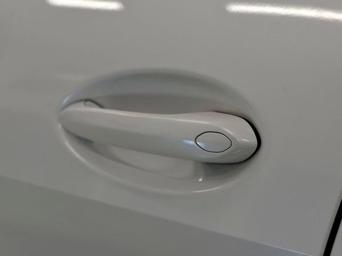 Used 2023 BMW X5 xDrive45e w/ Climate Comfort Package image 13