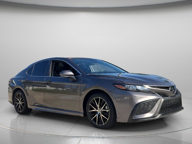 Used 2024 Toyota Camry SE w/ Convenience Package FWD image 8