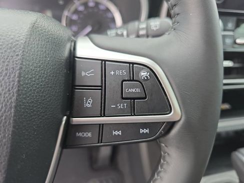 Used 2024 Toyota Highlander XSE image 19