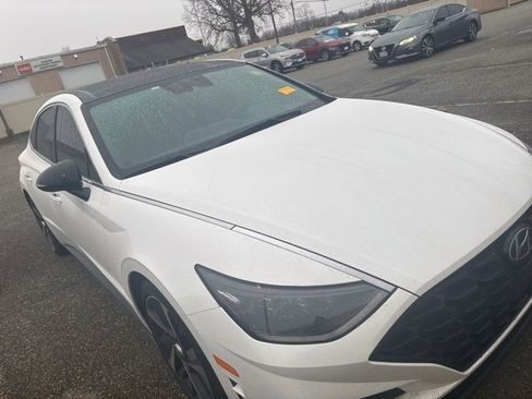 Used 2023 Hyundai Sonata SEL Plus image 3