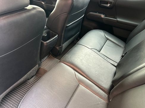 Used 2022 Toyota Tacoma TRD Sport w/ TRD Premium Sport Package image 16