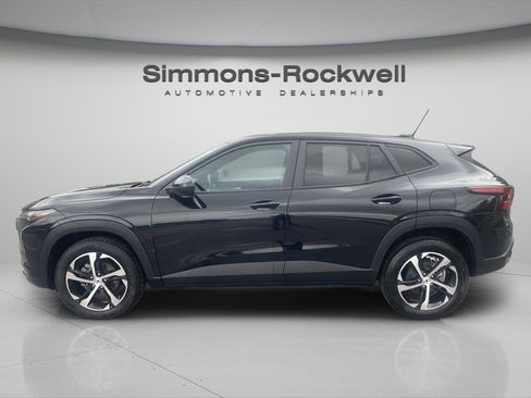 Used 2024 Chevrolet Trax RS w/ Driver Confidence Package image 8