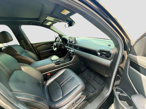 Used 2025 Honda Pilot TrailSport image 32