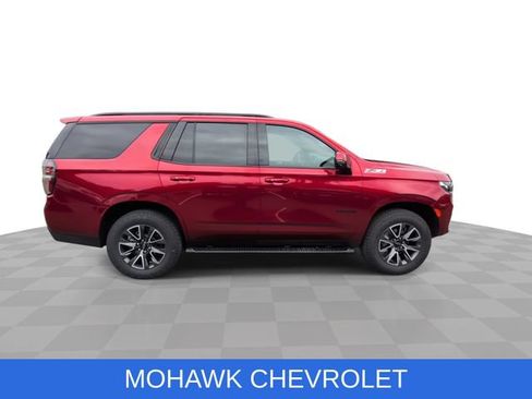 Used 2022 Chevrolet Tahoe Z71 w/ Luxury Package AWD/4WD image 10