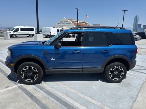 Used 2023 Ford Bronco Sport Outer Banks w/ Tech Package AWD/4WD image 2