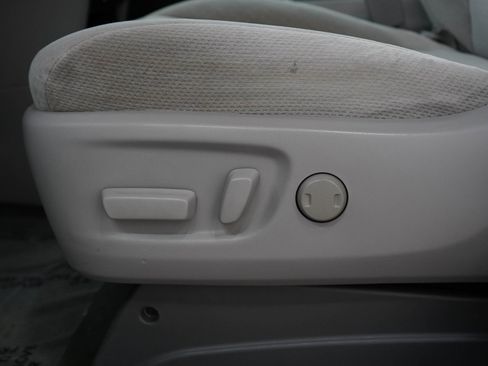 Used 2017 Toyota Sienna LE FWD image 27