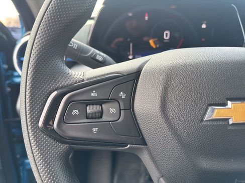 Used 2025 Chevrolet Trax LT image 21