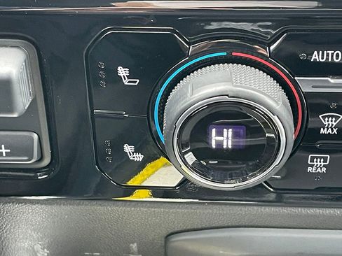 Used 2024 Chevrolet Silverado 2500 LT w/ Z71 Sport Edition image 34