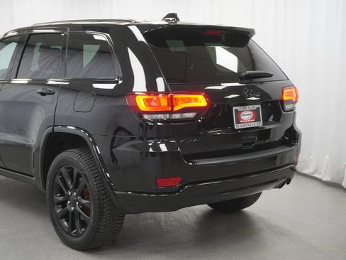 Certified 2021 Jeep Grand Cherokee Laredo X AWD/4WD image 13