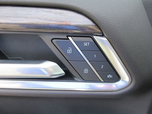 Certified 2025 Chevrolet Silverado 1500 LTZ image 26