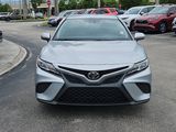 Used 2020 Toyota Camry SE image 2