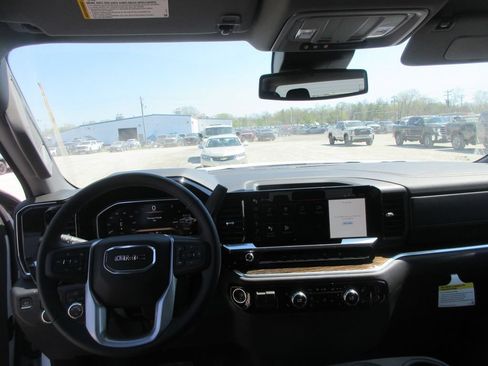 New 2026 GMC Sierra 1500 SLE w/ Max Trailering Package AWD/4WD image 16