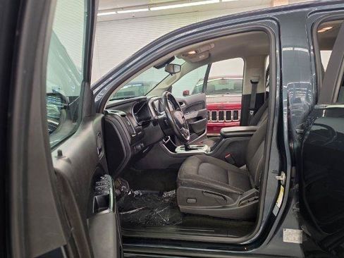 Used 2017 Chevrolet Colorado LT w/ LT Convenience Package AWD/4WD image 8